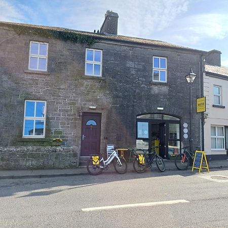 Clonbur House - Two Bedroom Village Apartment Galway Buitenkant foto