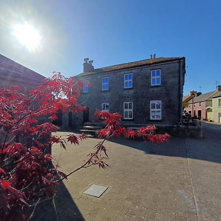 Clonbur House - Two Bedroom Village Apartment Galway Buitenkant foto