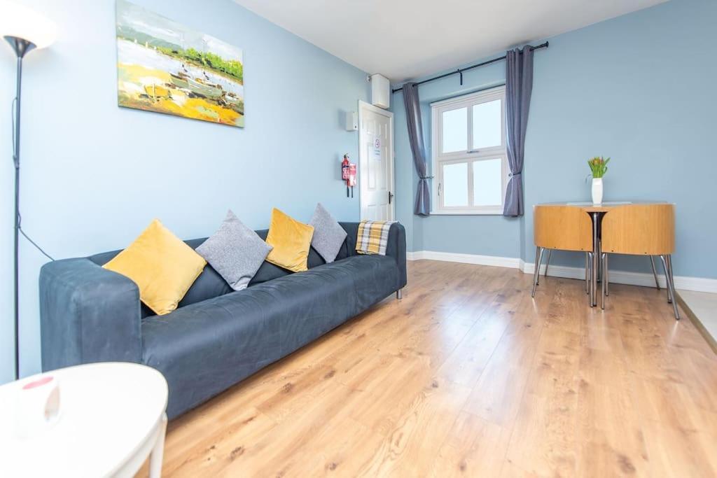 Clonbur House - Two Bedroom Village Apartment Galway Buitenkant foto