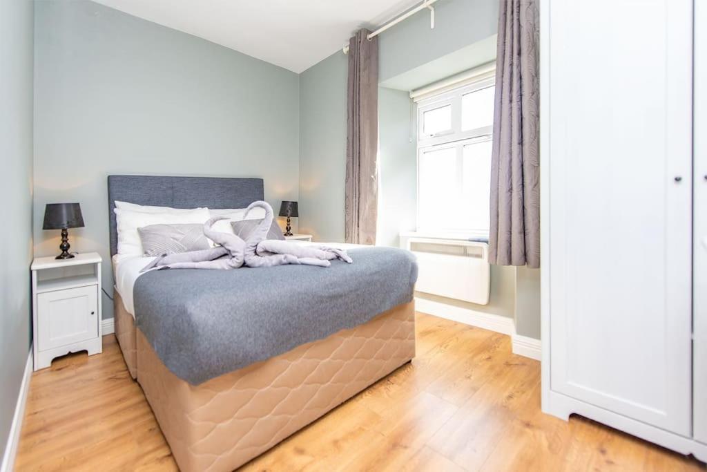 Clonbur House - Two Bedroom Village Apartment Galway Buitenkant foto