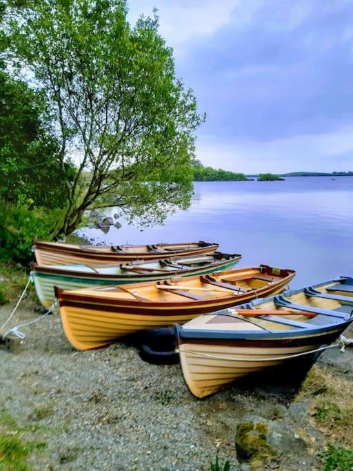 Clonbur House - Two Bedroom Village Apartment Galway Buitenkant foto