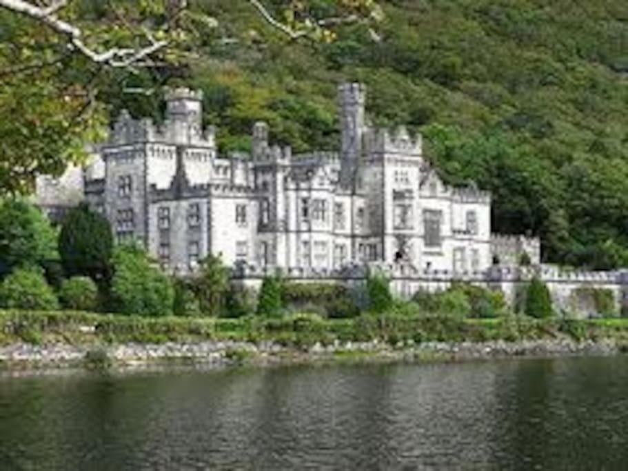 Clonbur House - Two Bedroom Village Apartment Galway Buitenkant foto